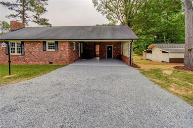 2052 Yancey Ave, Asheboro, NC 27203 - photo 4