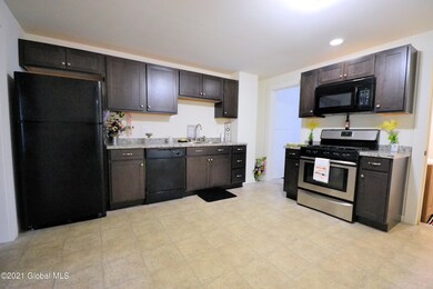 36 Leonard St, Glens Falls, NY 12801 - photo 4