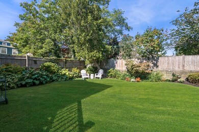 10 Darling St, Marblehead, MA 01945 - photo 4