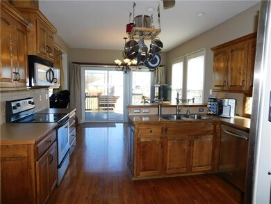 2013 Prairie Grass Dr, Raymore, MO 64083 - photo 5