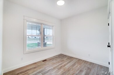 1203 Wells Dr, Wapakoneta, OH 45895 - photo 6