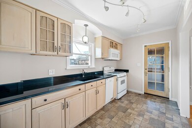 300 N Highview Ave, Elmhurst, IL 60126 - photo 7