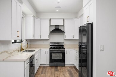 621 Huntley Dr unit C, West Hollywood, CA 90069 - photo 6