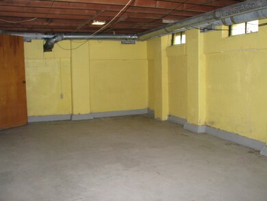 707 E Scott St, Tuscola, IL 61953 - photo 5