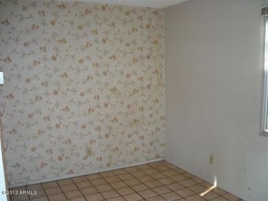 023-267232 dining area