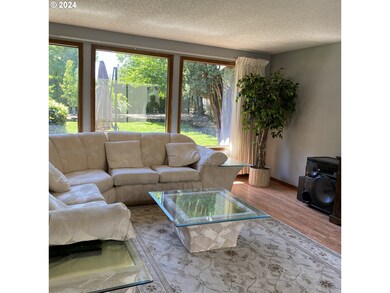 11800 SW Ebberts Ct, Beaverton, OR 97008 - photo 4