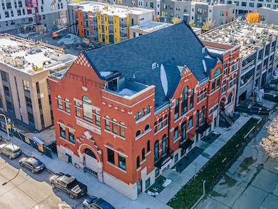 501 W Elm St unit 3, Chicago, IL 60610 - photo 4