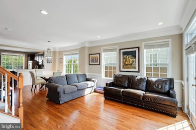 23073 Weybridge Square, Ashburn, VA 20148 - photo 4