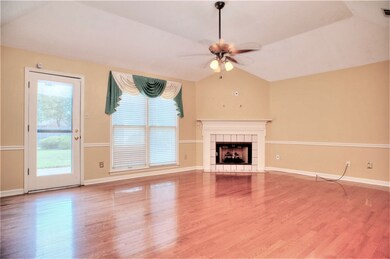 19x15 Great Room w/Corner Gas Log Fireplace, 10 ft