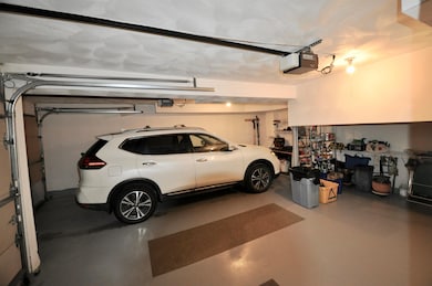 121 Hawthorne Village Rd unit U402, Nashua, NH 03062 - photo 2