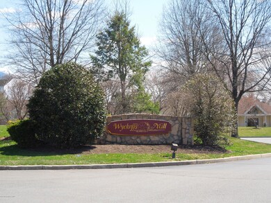 10 Dennis Ct, Hightstown, NJ 08520 - photo 5