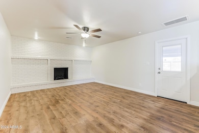 017-photo-living-room-13529085