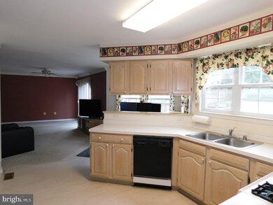 437 Hawkridge Ln, Sykesville, MD 21784 - photo 2