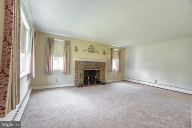 452 Edgewood Dr, Ambler, PA 19002 - photo 3