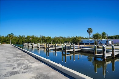 Plenty of room to manoeuvre your boat for docking