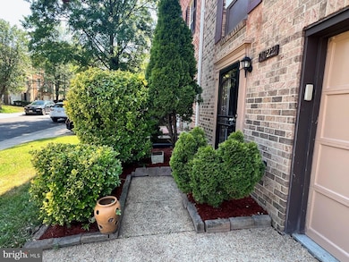 7022 Storch Ln, Lanham, MD 20706 - photo 3