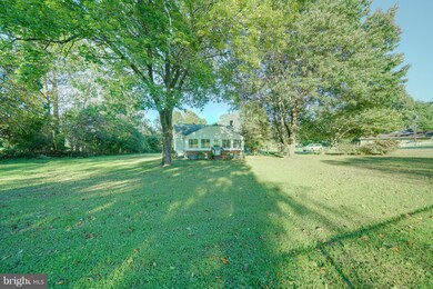 10682 Scaggsville Rd, Laurel, MD 20723 - photo 4
