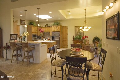 Dining Area & Kitchen