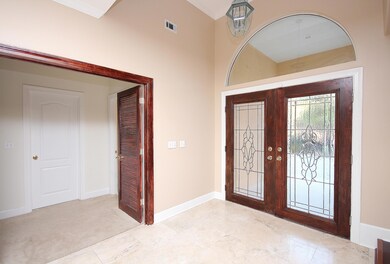 Entry/Foyer