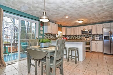 10 Acorn St, Cumberland, RI 02864 - photo 2