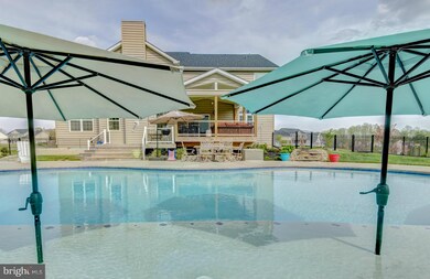 976 Falls Pointe Way, Huntingtown, MD 20639 - photo 4