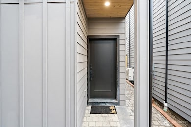 1257 NE 100th St, Seattle, WA 98125 - photo 2