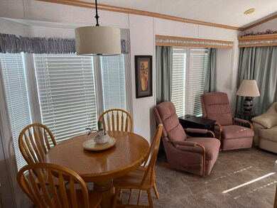 702 S Meridian Rd unit 829, Apache Junction, AZ 85120 - photo 2