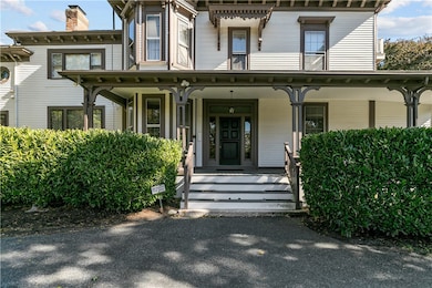 46 Chastellux Ave unit M6, Newport, RI 02840 - photo 5