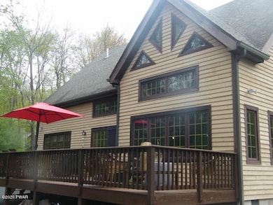 208 Remuda Dr, Hawley, PA 18428 - photo 2