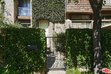 13851 Riverside Dr unit 17, Sherman Oaks, CA 91423 - photo 2