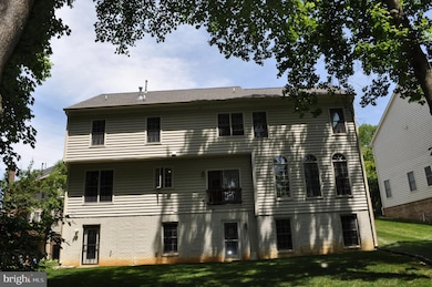 8904 Falls Farm Dr, Potomac, MD 20854 - photo 2