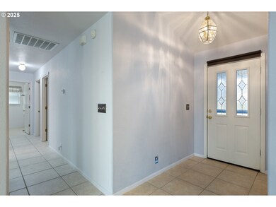 300 Ridgeway St, Sutherlin, OR 97479 - photo 5