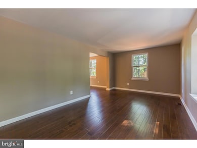 8 Henley Ln, Voorhees, NJ 08043 - photo 3