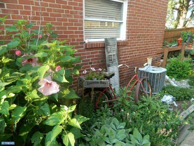 23 W Garrison Rd, Brookhaven, PA 19015 - photo 3