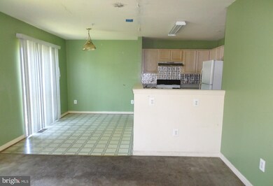 7114 Silverton Ct, District Heights, MD 20747 - photo 2