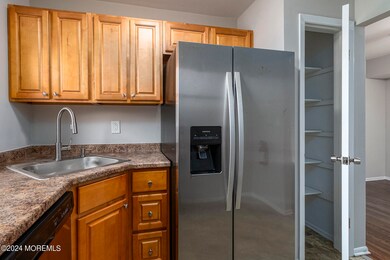 31 Ginger Ct unit 36, Eatontown, NJ 07724 - photo 5