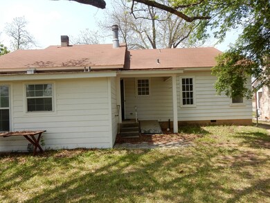 305 S Washington St, Fredericksburg, TX 78624 - photo 4