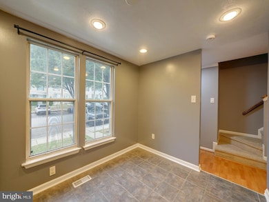 9409 Chippenham Dr, Laurel, MD 20723 - photo 4