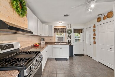 39 Chippewa Dr, Buzzards Bay, MA 02532 - photo 5