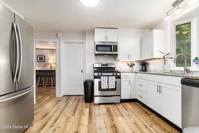 913 Morgan Ave, Schenectady, NY 12309 - photo 5