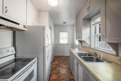 4509 Hickman Rd, Des Moines, IA 50310 - photo 6