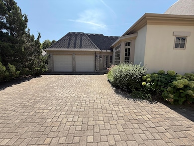 3414 Loire Ln, Columbus, OH 43221 - photo 4