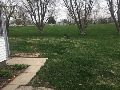 602 E 6th St S, Newton, IA 50208 - photo 3
