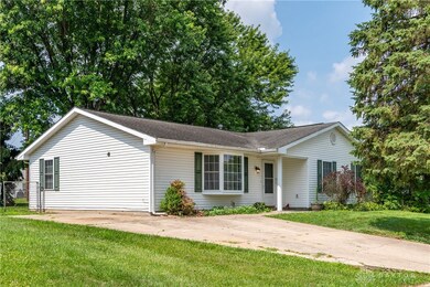 833 Richard Dr, Xenia, OH 45385 - photo 2