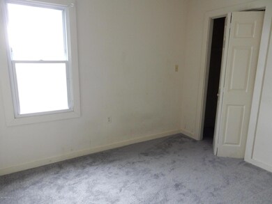 1127 1/2 Amherst St, Scranton, PA 18504 - photo 5