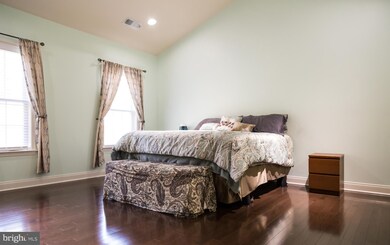 23236 Evergreen Ridge Dr, Ashburn, VA 20148 - photo 4