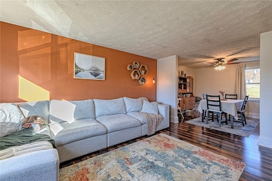 1975 Tara Dr, Irwin, PA 15642 - photo 5