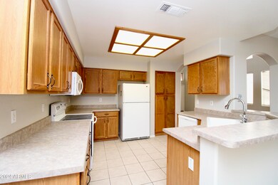 529 S Labelle, Mesa, AZ 85208 - photo 3