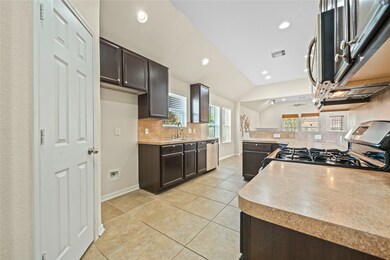 7838 Koloa River Ct, Houston, TX 77040 - photo 6