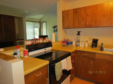804 Wildrose kitchen